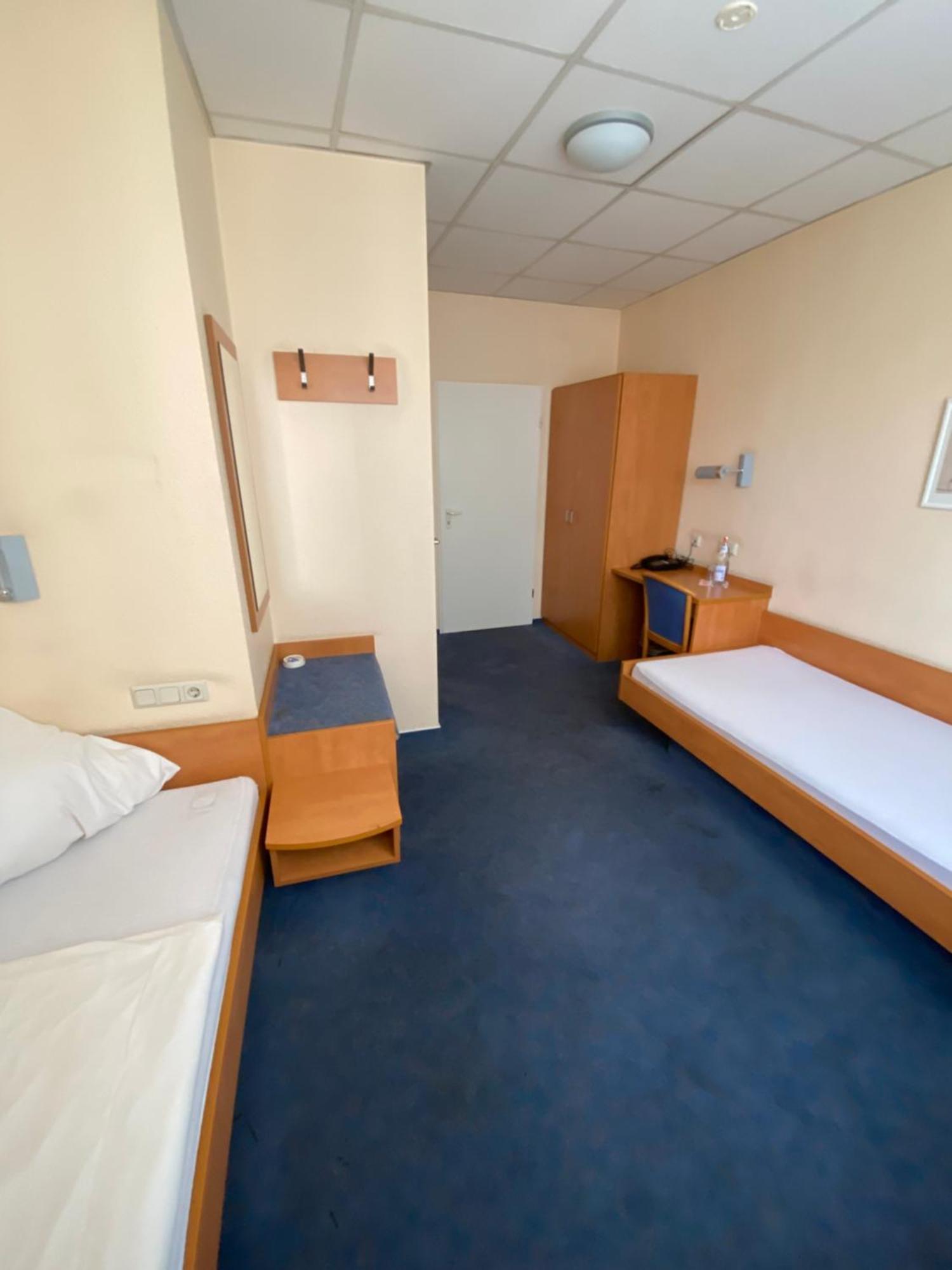 Hotel Montan Ντούισμπουργκ Δωμάτιο φωτογραφία